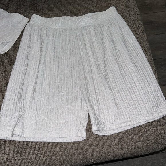 Matching set. - Picture 3 of 3